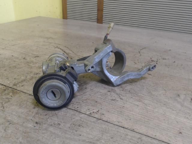 bontott DAIHATSU TERIOS Gyújtáskapcsoló Házzal