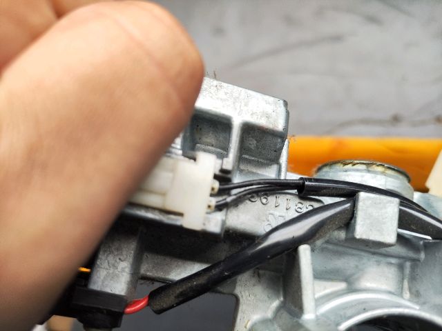 bontott DAIHATSU TERIOS Gyújtáskapcsoló Házzal