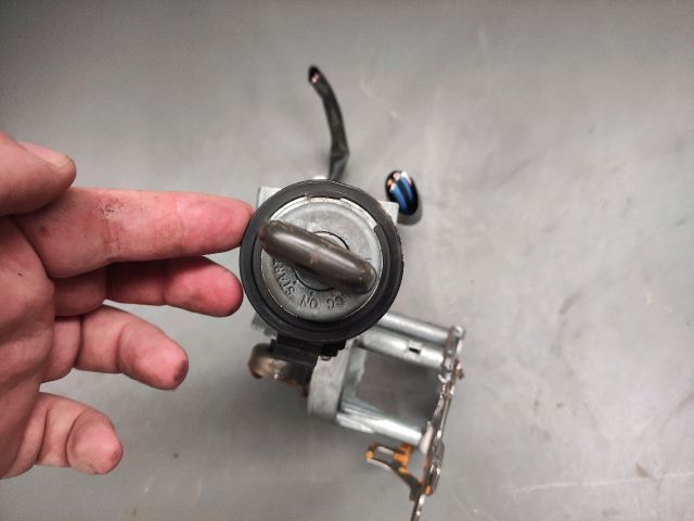 bontott DAIHATSU TERIOS Gyújtáskapcsoló