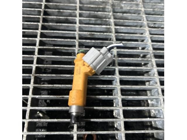 bontott DAIHATSU TERIOS Porlasztó (1 db)