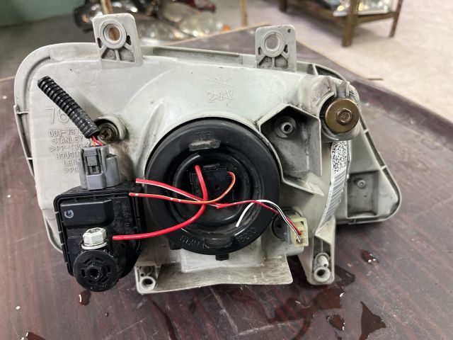 bontott DAIHATSU TERIOS Bal Fényszóró