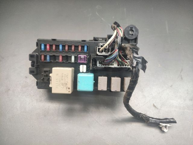 bontott DAIHATSU TERIOS Biztosítéktábla Utastér