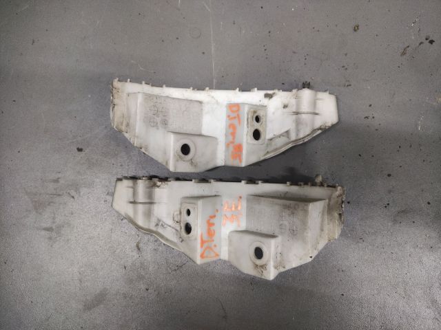 bontott DAIHATSU TERIOS Első Lökhárító Tartó Felső