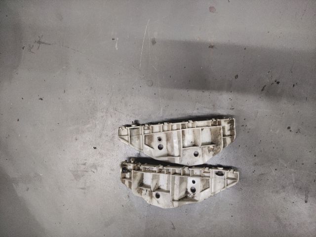 bontott DAIHATSU TERIOS Első Lökhárító Tartó Felső