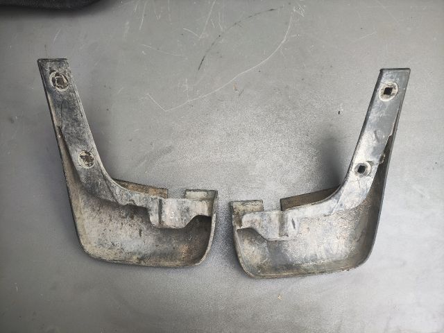 bontott DAIHATSU TERIOS Első Sárvédő Gumi Pár