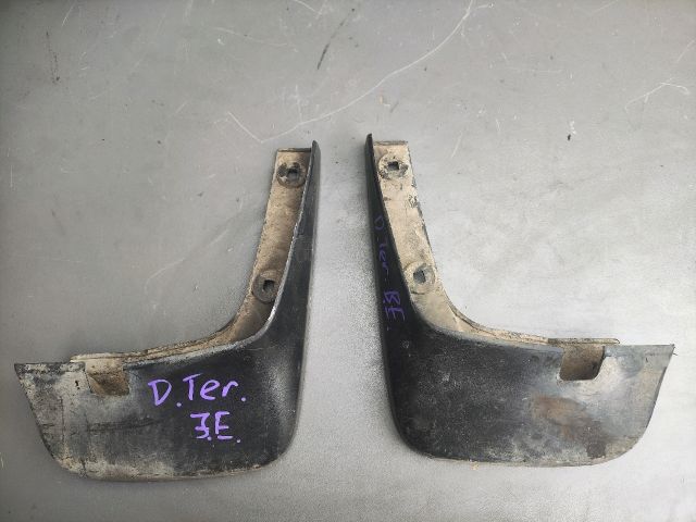 bontott DAIHATSU TERIOS Első Sárvédő Gumi Pár