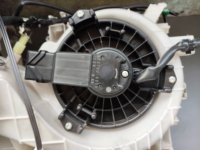 bontott DAIHATSU TERIOS Fűtés Box