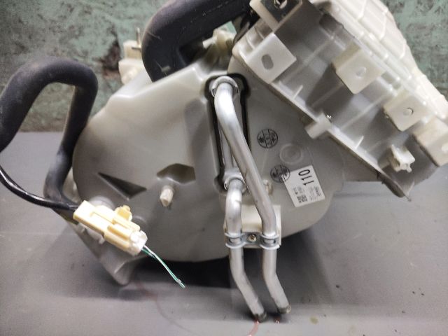 bontott DAIHATSU TERIOS Fűtés Box