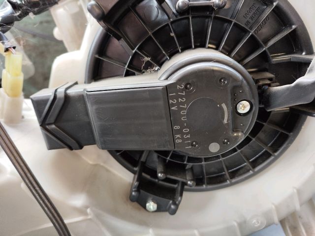 bontott DAIHATSU TERIOS Fűtés Box