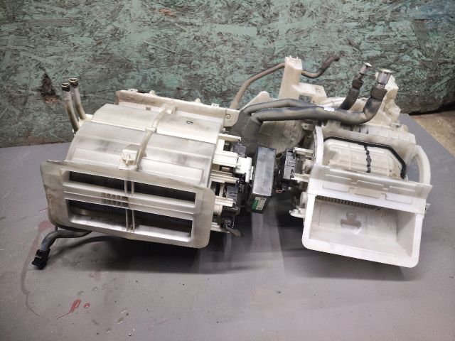 bontott DAIHATSU TERIOS Fűtés Box