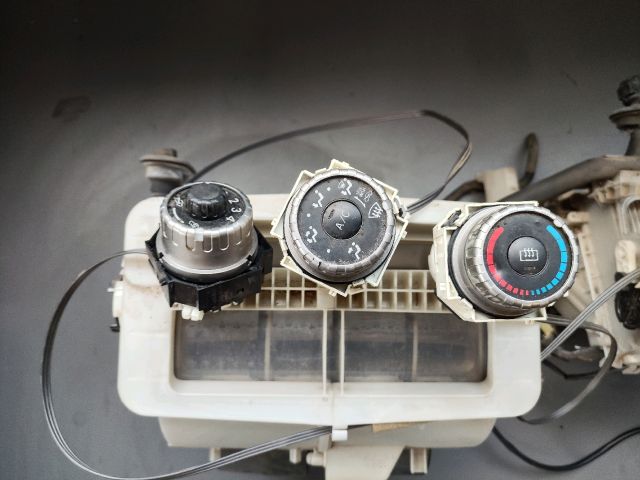 bontott DAIHATSU TERIOS Fűtés Box