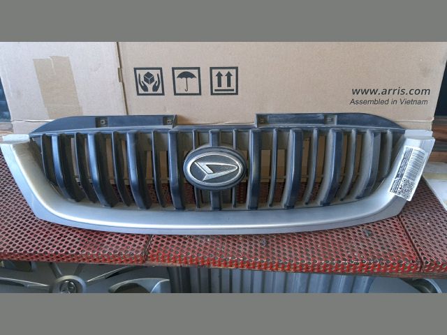 bontott DAIHATSU TERIOS Hűtőrács