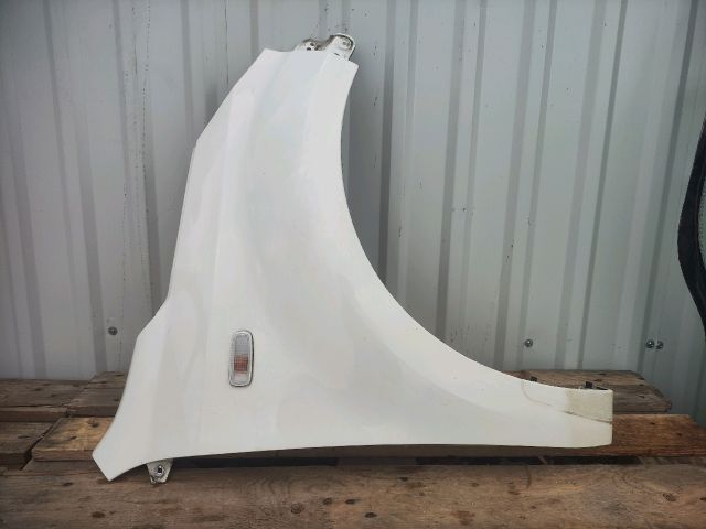 bontott DAIHATSU TERIOS Jobb első Sárvédő