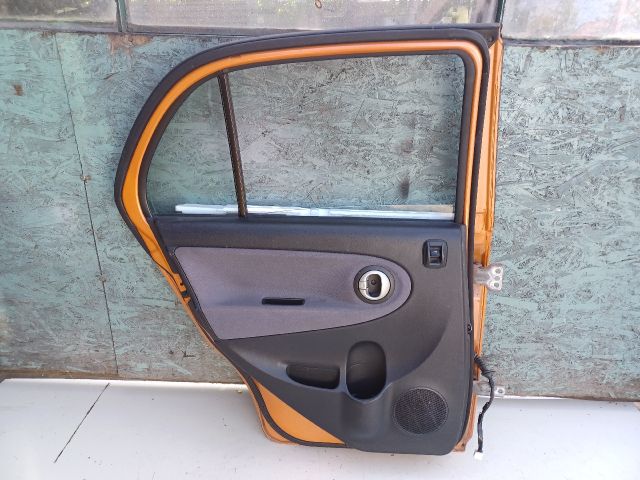 bontott DAIHATSU TREVIS Bal hátsó Ajtó (Részeivel)