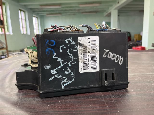 bontott DODGE CALIBER Biztosítéktábla Utastér