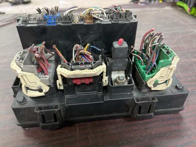 bontott DODGE CALIBER Biztosítéktábla Utastér