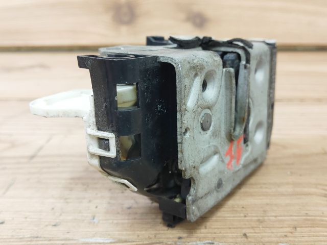 bontott DODGE CALIBER Jobb első Ajtózár