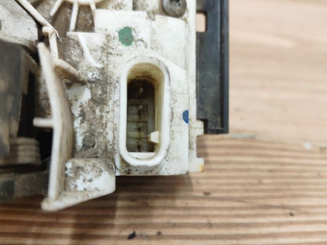 bontott DODGE CALIBER Jobb hátsó Ajtózár