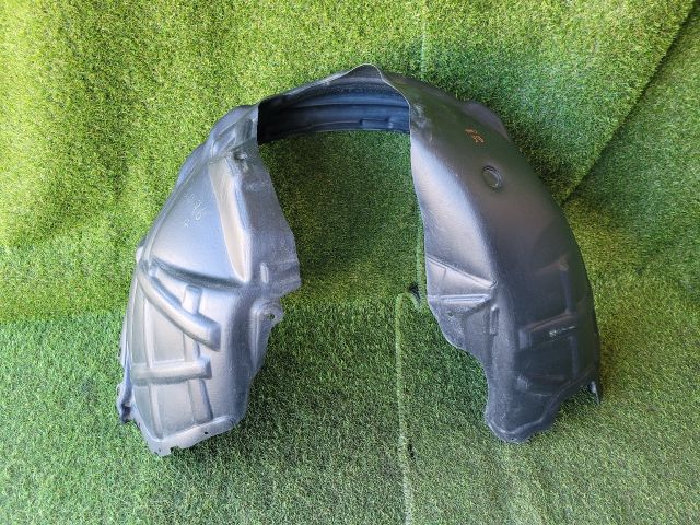 bontott DODGE CHALLENGER Bal első Dobbetét (Kerékjárati, Műanyag)