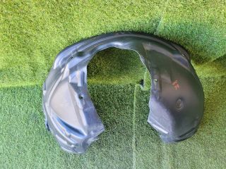 bontott DODGE CHALLENGER Bal első Dobbetét (Kerékjárati, Műanyag)