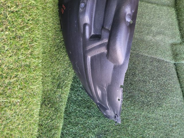 bontott DODGE CHALLENGER Bal első Dobbetét (Kerékjárati, Műanyag)