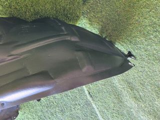 bontott DODGE CHALLENGER Bal első Dobbetét (Kerékjárati, Műanyag)