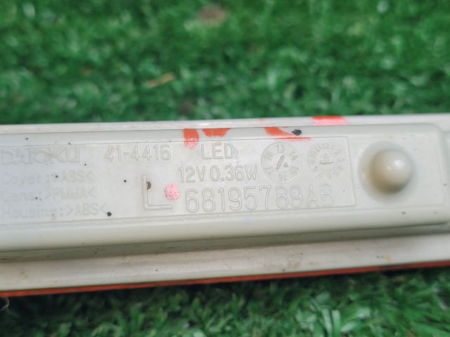 bontott DODGE CHALLENGER Bal első Sárvédő Irányjelző