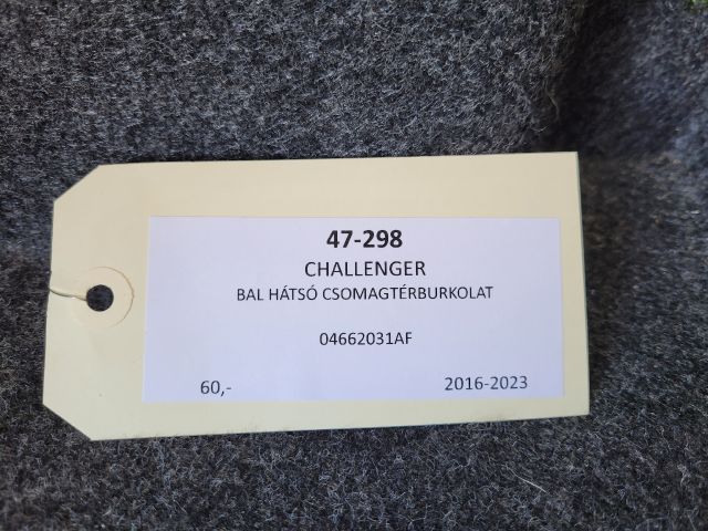 bontott DODGE CHALLENGER Bal hátsó Csomagtér Burkolat (Műanyag)