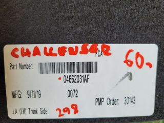 bontott DODGE CHALLENGER Bal hátsó Csomagtér Burkolat (Műanyag)