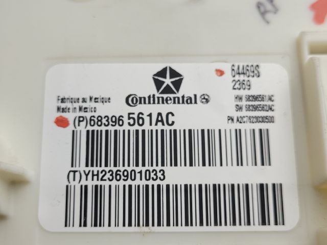 bontott DODGE CHALLENGER Biztosítéktábla Utastér