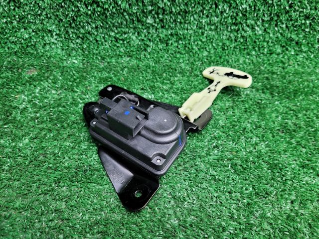 bontott DODGE CHALLENGER Csomagtérajtó Zárszerkezet