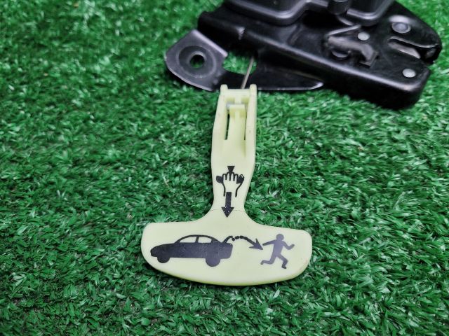 bontott DODGE CHALLENGER Csomagtérajtó Zárszerkezet