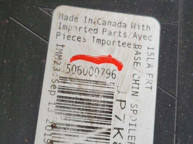 bontott DODGE CHALLENGER Első Lökhárító Díszléc