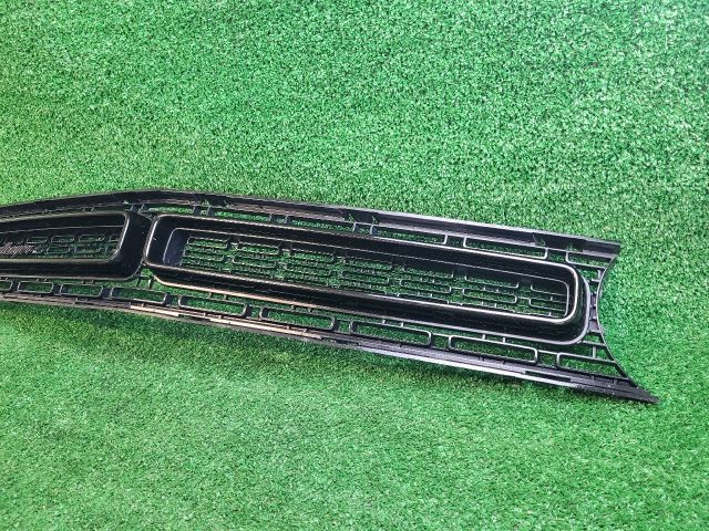 bontott DODGE CHALLENGER Hűtőrács