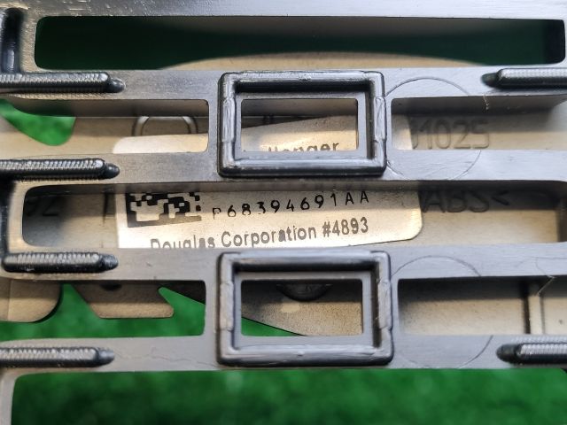 bontott DODGE CHALLENGER Hűtőrács