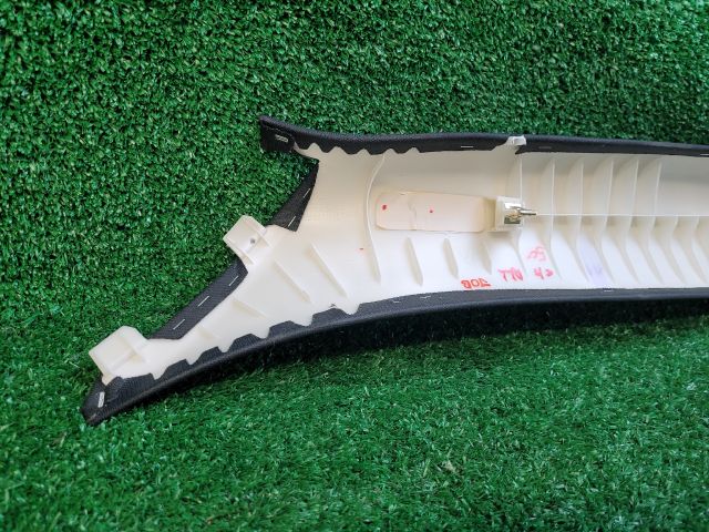 bontott DODGE CHALLENGER Jobb A Oszlop Burkolat