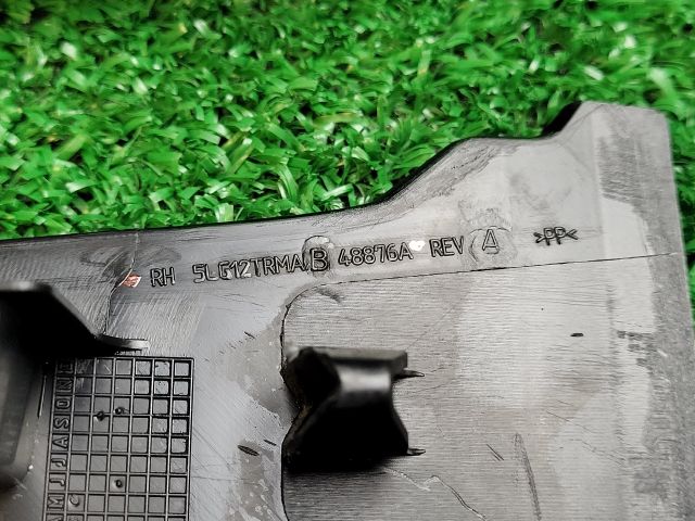 bontott DODGE CHALLENGER Jobb első Belső Küszöb Burkolat