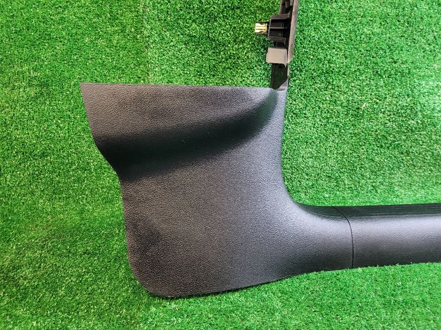 bontott DODGE CHALLENGER Jobb első Belső Küszöb Burkolat