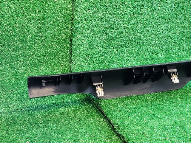 bontott DODGE CHALLENGER Jobb első Belső Küszöb Burkolat