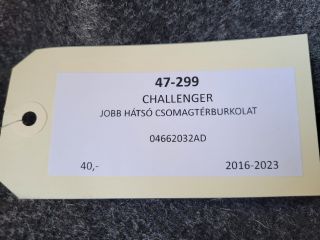 bontott DODGE CHALLENGER Jobb hátsó Csomagtér Burkolat (Műanyag)