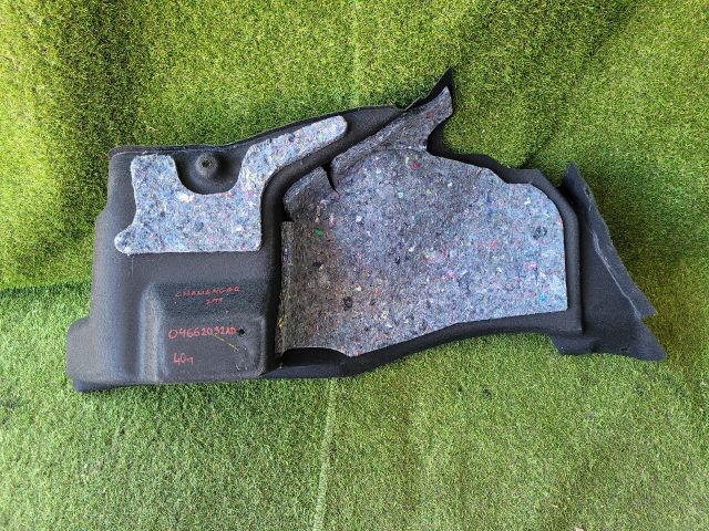 bontott DODGE CHALLENGER Jobb hátsó Csomagtér Burkolat (Műanyag)