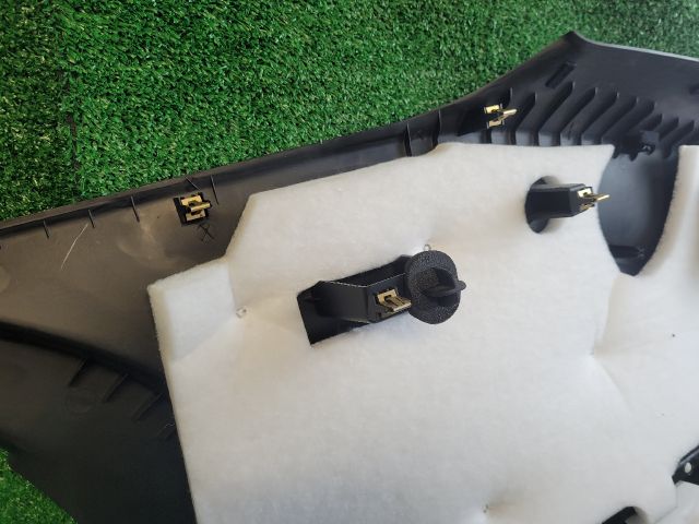 bontott DODGE CHALLENGER Jobb hátsó Csomagtér Burkolat (Műanyag)