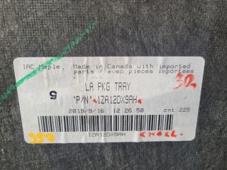 bontott DODGE CHALLENGER Jobb hátsó Csomagtér Burkolat (Műanyag)