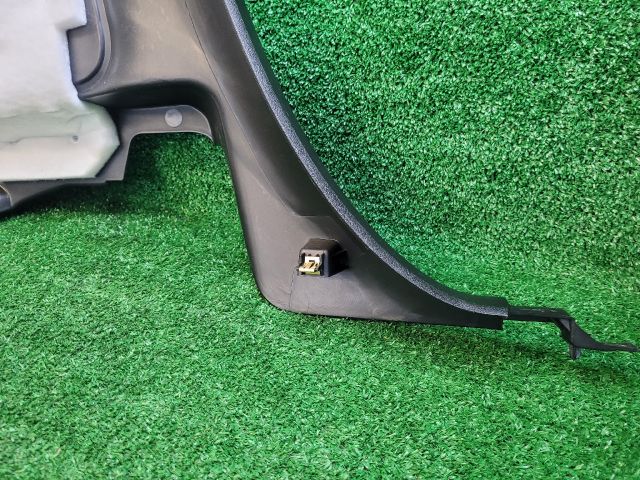 bontott DODGE CHALLENGER Jobb hátsó Csomagtér Burkolat (Műanyag)