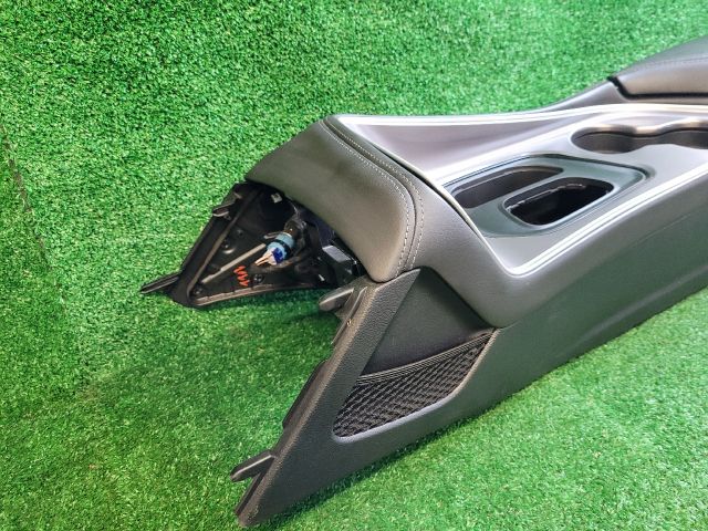 bontott DODGE CHALLENGER Könyöklő