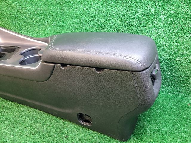 bontott DODGE CHALLENGER Könyöklő