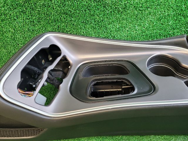 bontott DODGE CHALLENGER Könyöklő