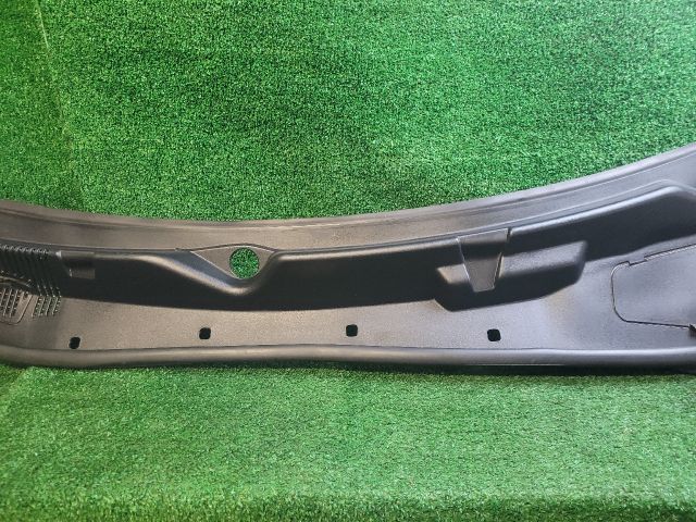 bontott DODGE CHALLENGER Levélrács