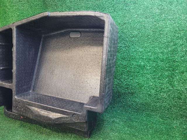 bontott DODGE CHALLENGER Pótkerék Szerszámtartó