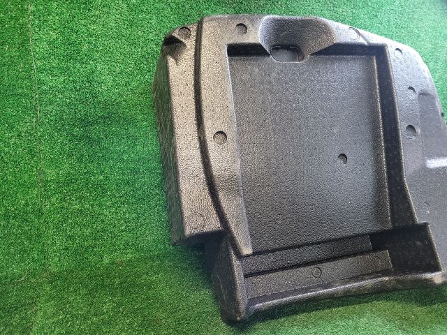 bontott DODGE CHALLENGER Pótkerék Szerszámtartó